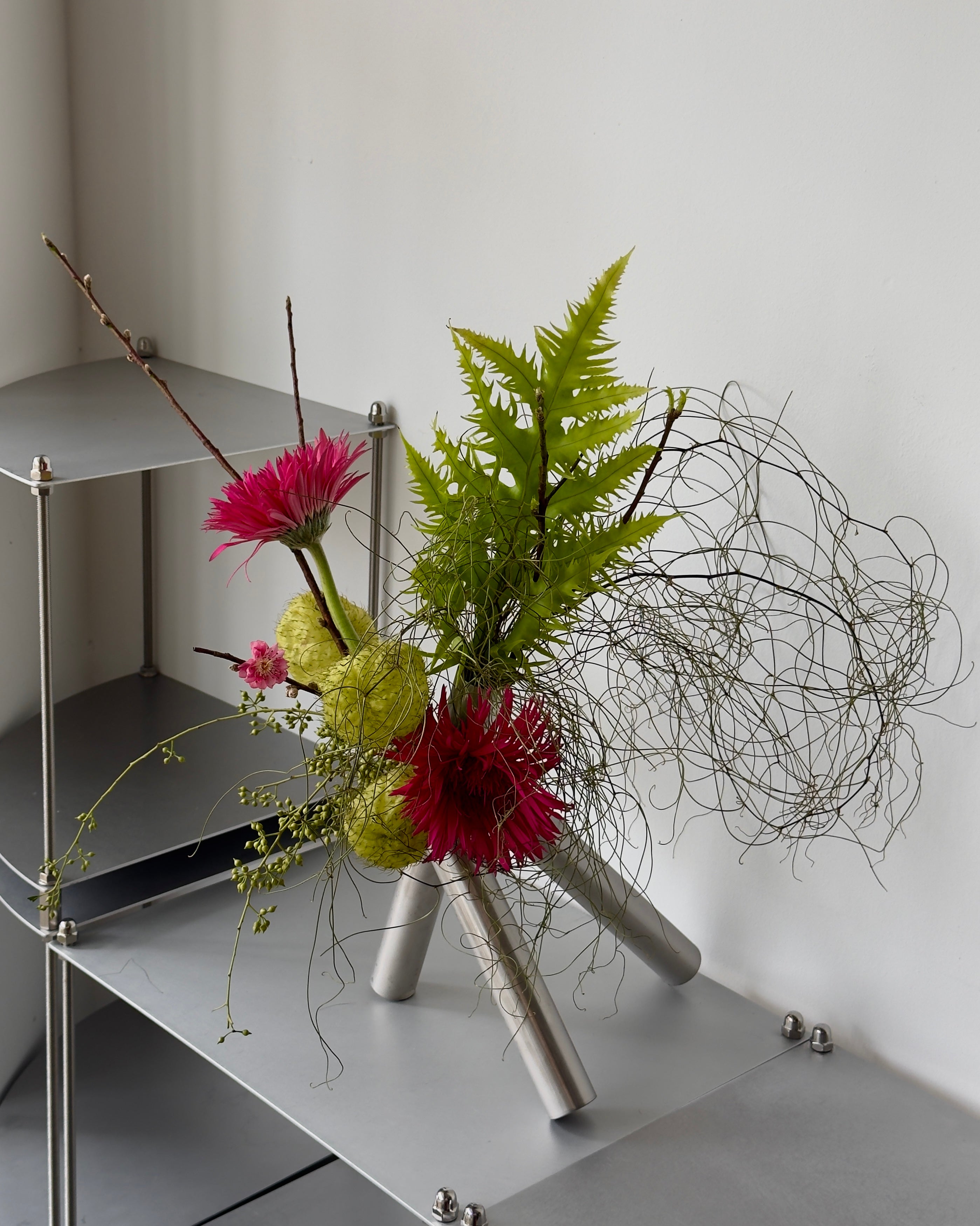 Silver tri-opening vessel